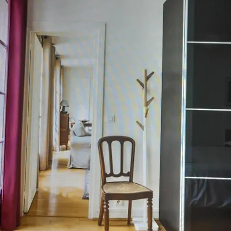 1 Minute Gare Montparnasse , Center, Awsome Place, Close To Eiffel Tour And Louvre Meusm , Front Metro Апартаменты Париж