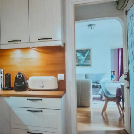1 Minute Gare Montparnasse , Center, Awsome Place, Close To Eiffel Tour And Louvre Meusm , Front Metro Апартаменты Париж