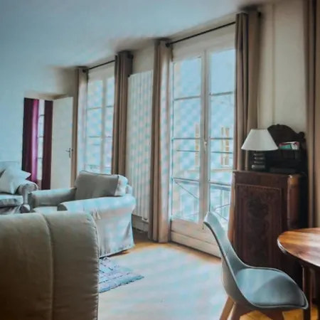 Апартаменты 1 Minute Gare Montparnasse , Center, Awsome Place, Close To Eiffel Tour And Louvre Meusm , Front Metro