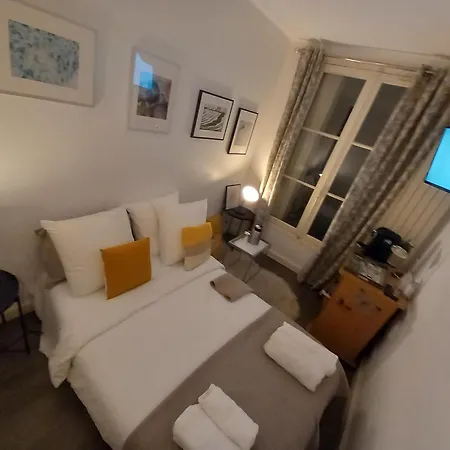 Апартаменты 1 Minute Gare Montparnasse , Center, Awsome Place, Close To Eiffel Tour And Louvre Meusm , Front Metro Париж