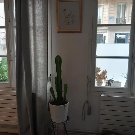 Апартаменты 1 Minute Gare Montparnasse , Center, Awsome Place, Close To Eiffel Tour And Louvre Meusm , Front Metro