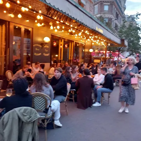 1 Minute Gare Montparnasse , Center, Awsome Place, Close To Eiffel Tour And Louvre Meusm , Front Metro Апартаменты *
