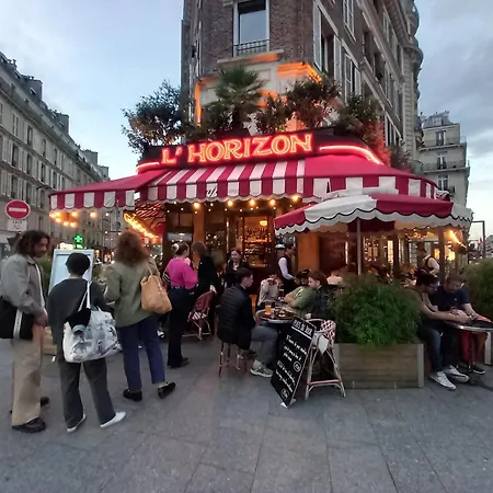 1 Minute Gare Montparnasse , Center, Awsome Place, Close To Eiffel Tour And Louvre Meusm , Front Metro * Париж