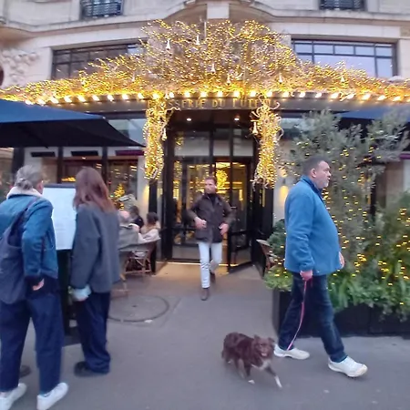 1 Minute Gare Montparnasse , Center, Awsome Place, Close To Eiffel Tour And Louvre Meusm , Front Metro Париж