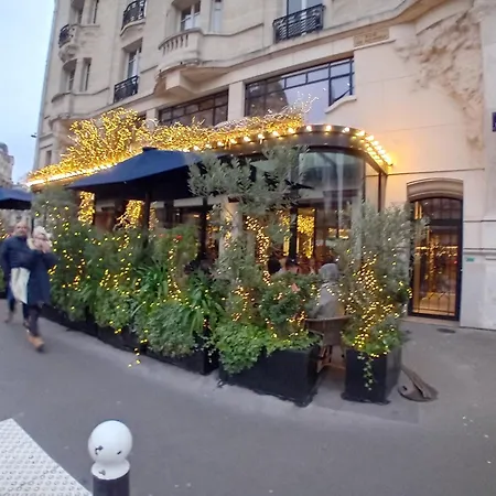 Апартаменты 1 Minute Gare Montparnasse , Center, Awsome Place, Close To Eiffel Tour And Louvre Meusm , Front Metro Париж