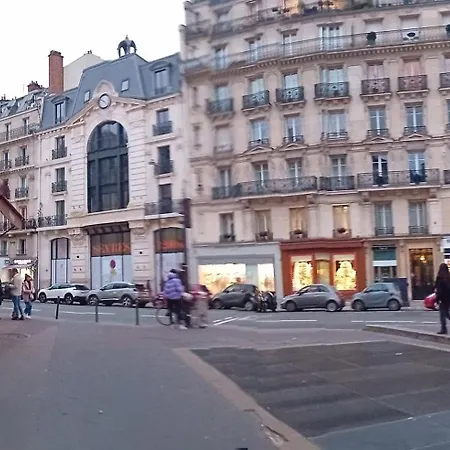 1 Minute Gare Montparnasse , Center, Awsome Place, Close To Eiffel Tour And Louvre Meusm , Front Metro Апартаменты *