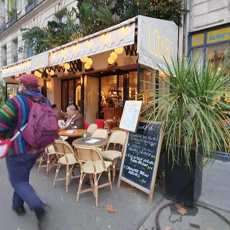 1 Minute Gare Montparnasse , Center, Awsome Place, Close To Eiffel Tour And Louvre Meusm , Front Metro Париж