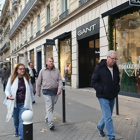 Апартаменты 1 Minute Gare Montparnasse , Center, Awsome Place, Close To Eiffel Tour And Louvre Meusm , Front Metro